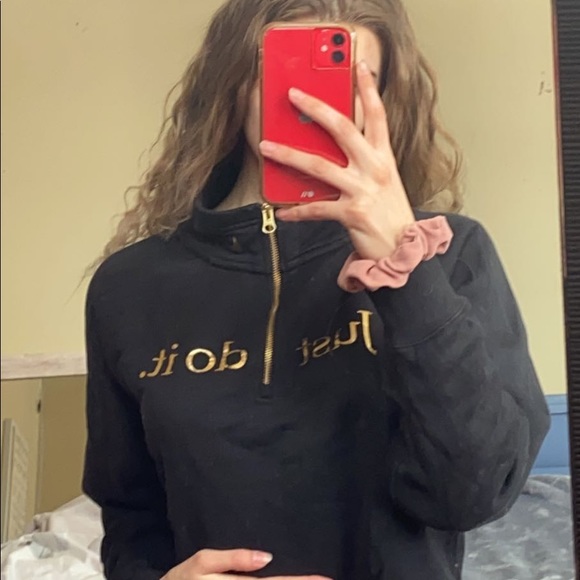 Cropped Nike Hoodie - Picture 3 of 4